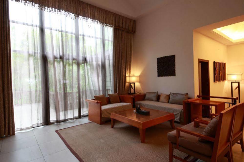 Country Garden Phoenix Hotel Jingmen エクステリア 写真